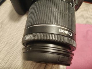 Canon EOS 700D + Lente EF-S 18-55mm