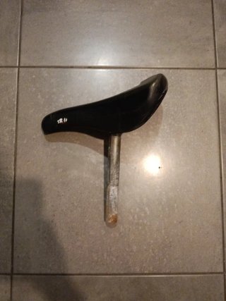Asiento de bicicleta negro