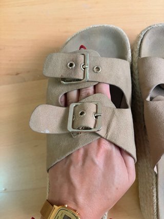 Sandalias cuña alta beige