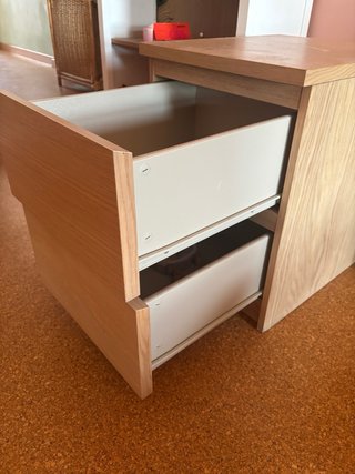 Mesita de noche IKEA MALM madera
