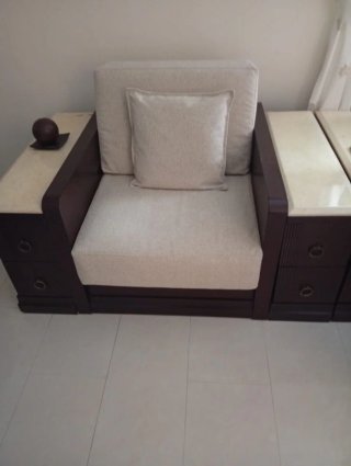 Sillón individual beige y marrón