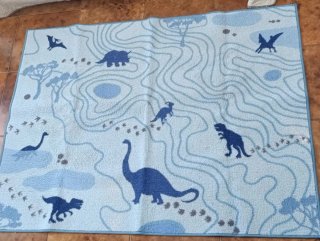 Lámparaglobos,edredón a juego y alfombra ikea