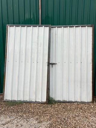 Puerta de garaje metálica