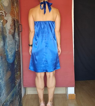 Vestido azul satinado halter