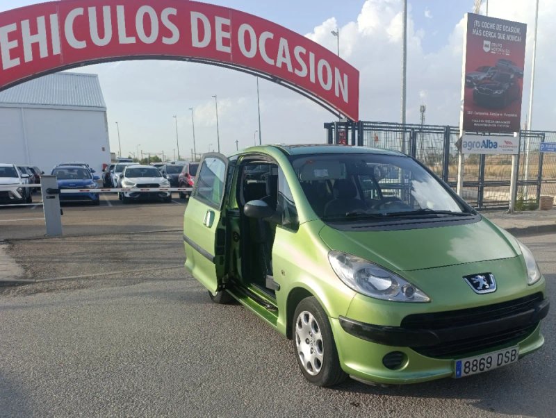 Peugeot 1007 2005 - foto 1