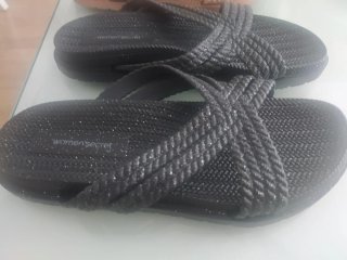 Sandalias cruzadas