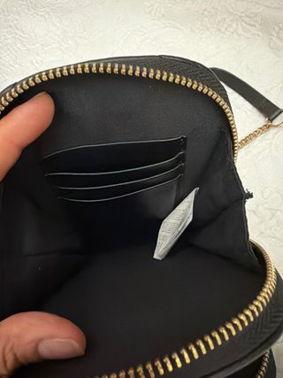 Bolso negro acolchado para móvil