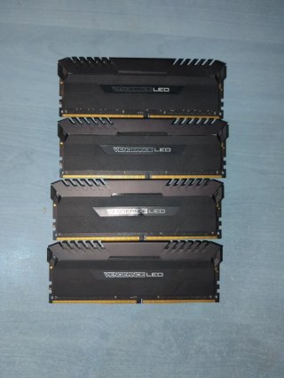 Kit Memoria RAM Corsair Vengeance LED DDR4 32GB