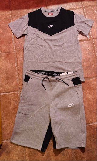 Conjunto Nike Tech Gris y Negro Talla XL