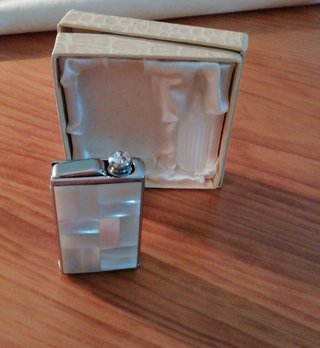 Vaporizador de perfume antiguo nacarado
