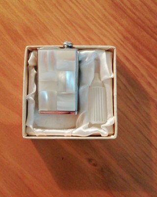Vaporizador de perfume antiguo nacarado
