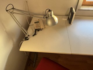 Mesa de oficina en ángulo blanca