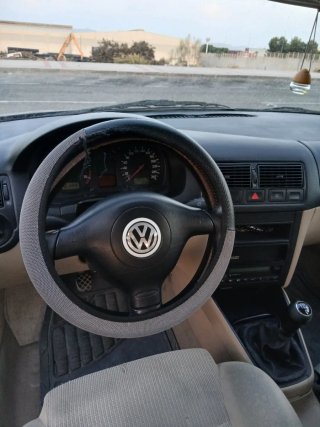 Volkswagen Golf 2000