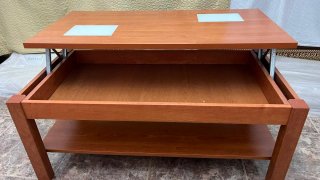 Mesa de salón elevable de madera
