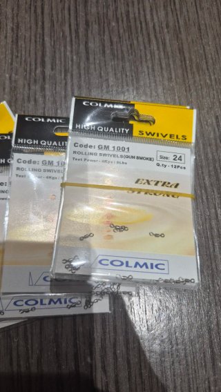 42 blisters Colmic:emerillones, grapas,anzuelelos