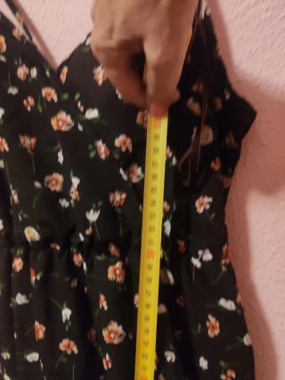 Vestido de flores , con tirantes