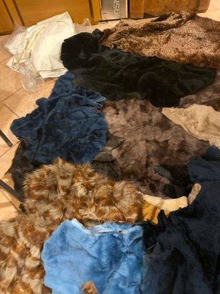 Pezzi di pelliccia e ritagli vari