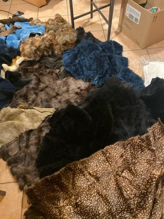 Pezzi di pelliccia e ritagli vari