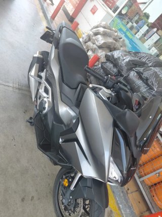 Honda Forza 750 Negra/Gris