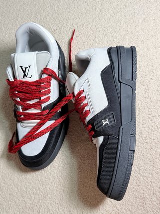 Zapatillas Louis Vuitton Blancas y Negras