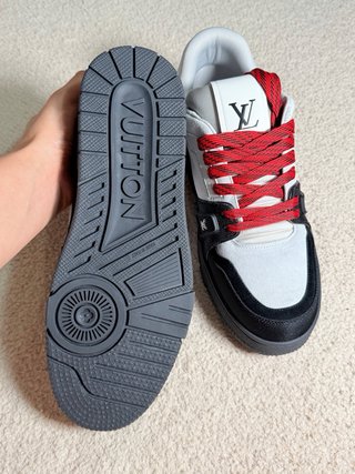 Zapatillas Louis Vuitton Blancas y Negras