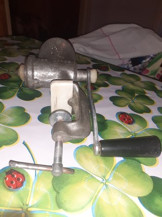 Tritacarne a manovella Vintage marca TreSpade n.1,