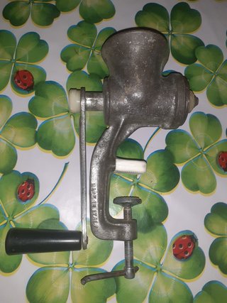 Tritacarne a manovella Vintage marca TreSpade n.1,