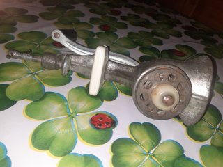 Tritacarne a manovella Vintage marca TreSpade n.1,