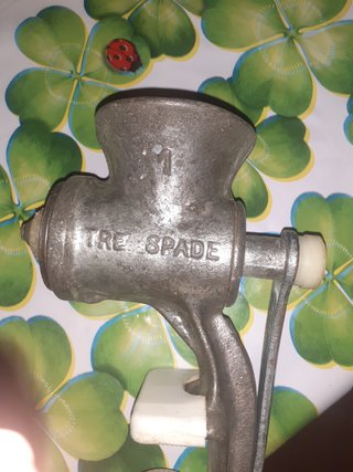 Tritacarne a manovella Vintage marca TreSpade n.1,