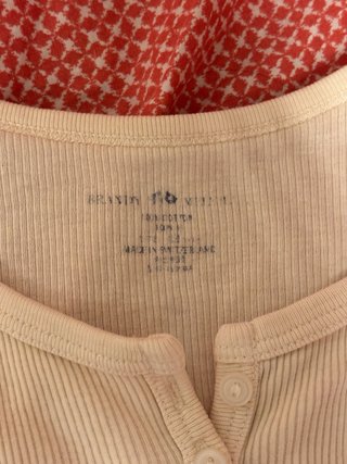 Brandy Melville canotta rosa chiaro con bottoni