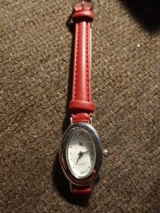 Reloj HP Ovalado Correa Roja y Plata