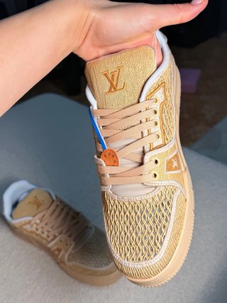 Zapatillas Louis Vuitton Beige y Doradas