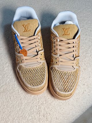Zapatillas Louis Vuitton Beige y Doradas