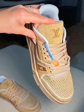 Zapatillas Louis Vuitton Beige y Doradas