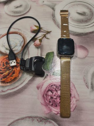 Smartwatch Oro con Caricabatterie