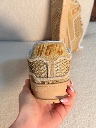 Zapatillas Louis Vuitton Beige y Doradas