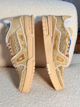 Zapatillas Louis Vuitton Beige y Doradas