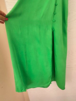 Vestido Zara verde con tirantes de anillas