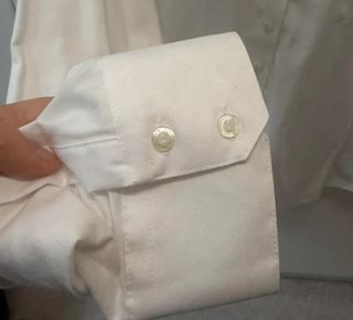 Camisa blanca de manga larga