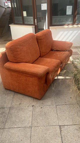 Sofá naranja de pana