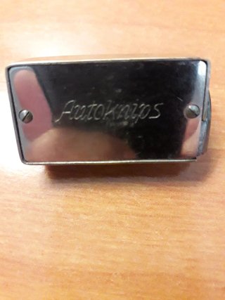 Autoknips Modelo 1