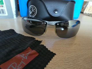 Occhiali da sole Ray-Ban RB8305