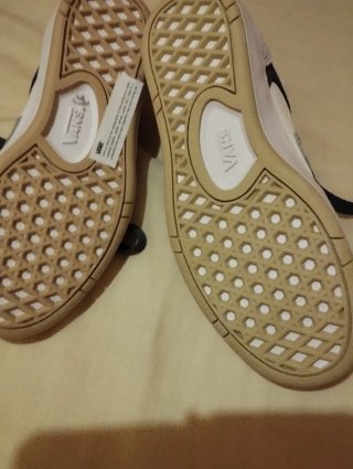 Zapatillas Mujer Beige y Blancas