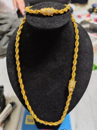 Conjunto Cadena y Pulsera Chapado 18k