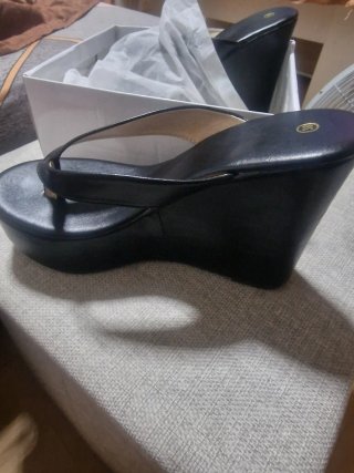 Sandalias cuña alta chancla dedo negras talla 38