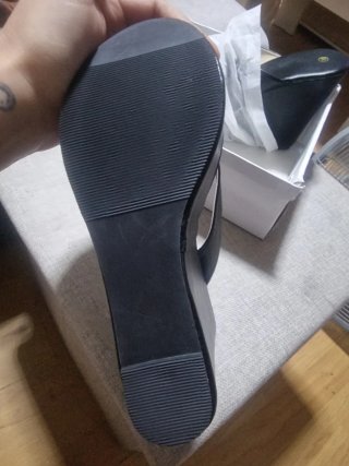 Sandalias cuña alta chancla dedo negras talla 38