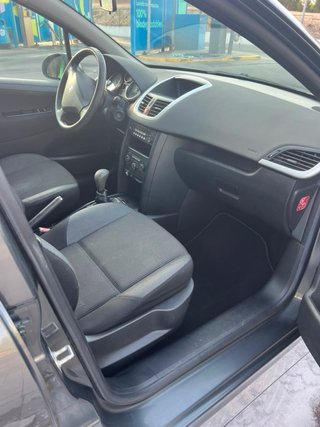 Peugeot 207 2009