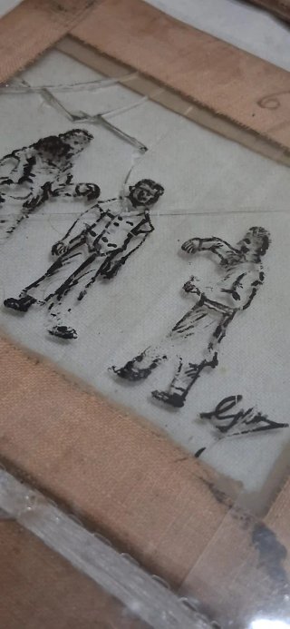Antiguas pinturas firmadas en cristal