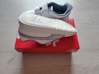 Zapatillas Puma Niña Blancas y Moradas