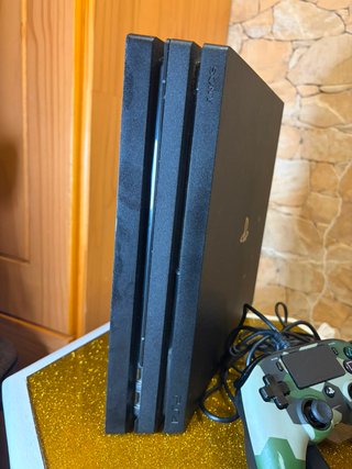 PS4 Pro Sin Lector Negra